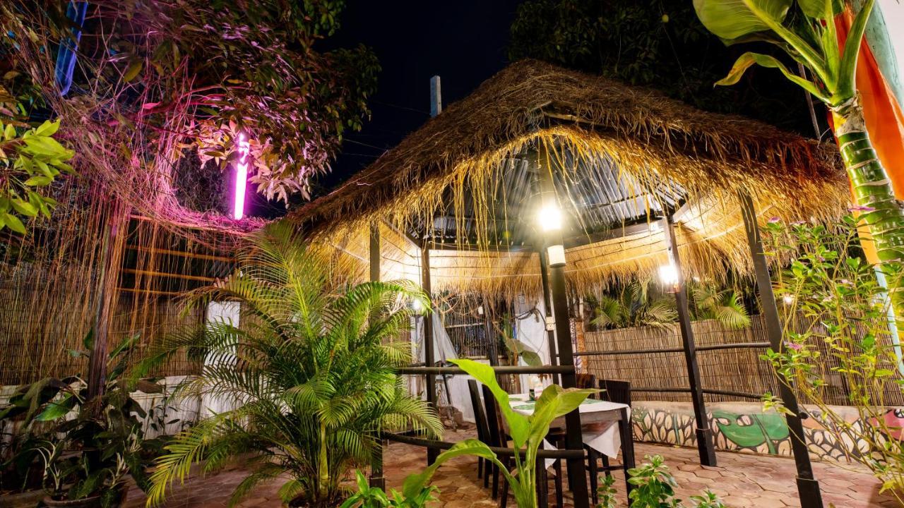 Baby Elephant Boutique Hotel Siem Reap Esterno foto